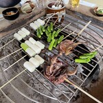鎌田鳥山 - 両方のコースとも、野菜串が1:ネギ、2:ししとう