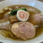 中華そば 深緑 - 羅臼昆布と鰹節の中華そば (知床鶏もも、もろみポーク 2枚) 1750円
      2025年2月17日