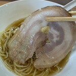 中華そば 深緑 - 「羅臼昆布と鰹節の中華そば」のもろみポーク (肩ロース)
      2025年2月17日