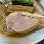 中華そば 深緑 - 「羅臼昆布と鰹節の中華そば」の知床鶏もも
      2025年2月17日