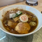 中華そば 深緑 - 極上かつお節の中華そば (知床鶏もも、もろみポーク 1枚) 1500円
      2025年2月17日