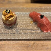 焼肉 うしみつ 恵比寿本店 - 和牛のパイキャビユッケ
                    厳選和牛の炙り鮨キャビア乗せ