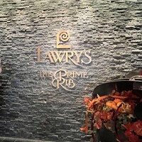 ロウリーズ・ザ・プライムリブ 恵比寿ガーデンプレイス店 - 