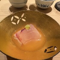 鮨 由う - 