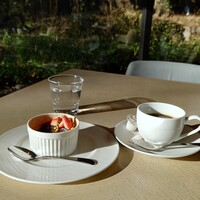 TEIEN Restaurant comodo - クレームブリュレ フルーツを添えて、コーヒー