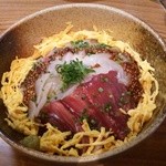 居酒屋 兀突骨 - 海鮮丼(タイ、マグロ、ヒラス)　特製ごまダレで