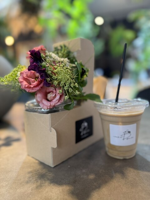 Dona FLOWER & CAFE