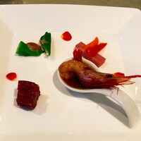 雪園 京橋店 - 有頭甘海老の老酒漬け入り4種前菜盛り合わせ
