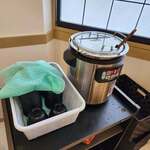 牛かつと美味しいお料理のお店 鴨ちゃん - セルフ味噌汁2