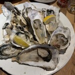 FAST OYSTERS - 生牡蠣おかわり2回目
