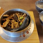 森田城やな - 鮎釜めし開けたらこんな感じ