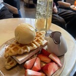 The Jones Cafe Bar - 