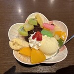 和食ダイニング かわだ屋 - クリームあんみつ　¥605