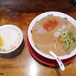 天下一品 - 料理写真:ライスセット（こってり+スープ増量）+キムチトッピング