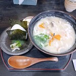 三七十庵 - 粕汁うどん+おにぎり（しゃけ）