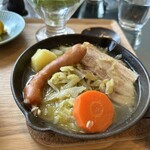 107cafe+dogs - 撮る前ににんじんと豚肉食べてしまいました