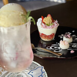 cafe ちどり - 苺ティラミスとおだんご、美味しかったです