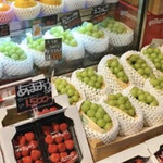 フルーツコレクションカクミ - 売り場の風景