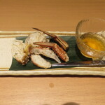 新宿 蟹いおり - 毛蟹の炙り焼き