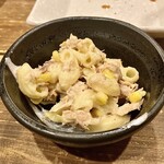 すし酒場 魚あるき - 「テーブルチャージ（税込￥440）」今回はマカロニサラダでした…