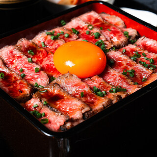 【ランチ】お昼からの贅沢を。厳選黒毛和牛たたきステーキのお重