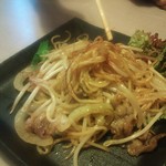 BIG KAHUNA - タイ風ピリ辛焼きそば