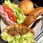 おうちパン工房 ひーPAN - あんぱん・ブルーベリーチーズクリーム・キーマカレー・ BLT