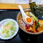 麺紡 - 土日限定メニューカレータンタンに鶏つくねめっちゃ合います