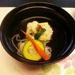 卵豆腐の鱧のせ、魚ぞうめんのお碗