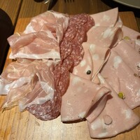 ERUTAN RESTAURANT BAR - 