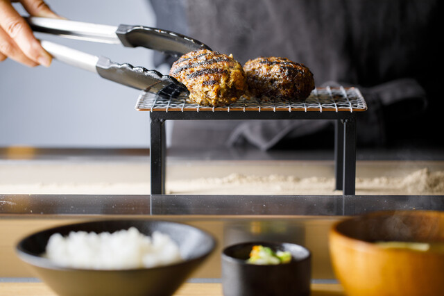 期間限定 炭火黒毛和牛ハンバーグ定食