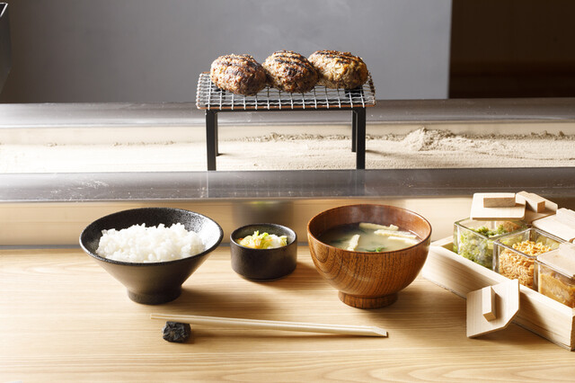 炭火ハンバーグ定食