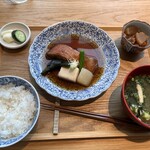 炉端 紅焔 - 煮魚の定食