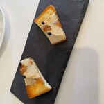 シェ・コーベ - アミューズ　フォアグラと生胡椒のトースト