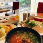 Sheraton Hong Kong Hotel & Towers - 2023/11/25（土）８:01長めの良い席が確保できました