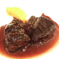 ラシェット・ブランシュ - 和牛ほほ肉の赤ワイン煮込み