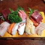 紀八 - 刺身盛り合わせ１０００円めちゃくちゃ安い。大満足。