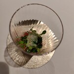 Takumi - ココナッツとグレープフルーツ ハーブの甘いサラダ