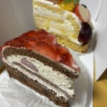 アンテノール  - 料理写真:あまおう苺と生チョコのトルテ、フルーツのタルト