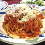 グラッチェガーデンズ - 料理写真:フレッシュトマトのスパゲッティアマトリチャーナ（粉チーズをかけました）