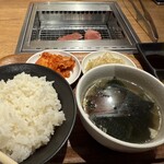 精肉店直営 焼肉定食 やまと - 
