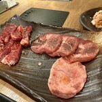 精肉店直営 焼肉定食 やまと - 