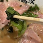 麺や 鳥の鶏次 - (　´･ω･ ` )σ小松菜かな!?