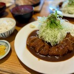 ぶたとら - 料理写真:ヒレカツデミソースがけ