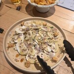 炭火焼き リリー - 生マッシュルームのサラダ