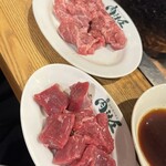 羊肉炭火焼 肉汁屋 - 