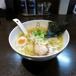 札幌 凡の風 - 中華そば 鶏と魚出汁の塩（750円）