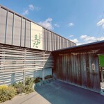 十割蕎麦まちだ - 僕が十割蕎麦まちだの暖簾をくぐったのは、まだ冬の匂いが街に残る午後だった。