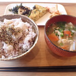 トーコーキッチン - イタリアンオムレツ 副菜二品、豚汁、ご飯