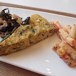 トーコーキッチン - イタリアンオムレツ 副菜二品